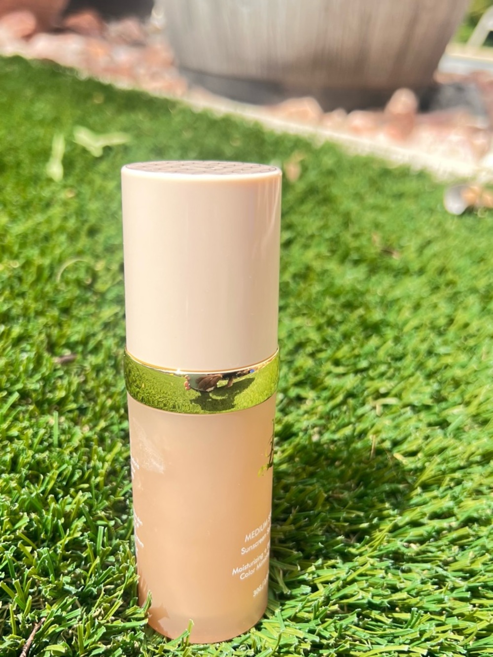 NIB***Luxe Color Changing Foundation SPF 50
Brush Included / Color Shade Medium - Picture 7 of 11